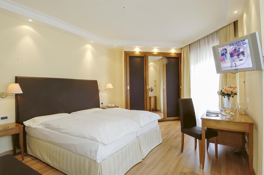 Hotel Terme Leonardo Абано-Терме Екстер'єр фото
